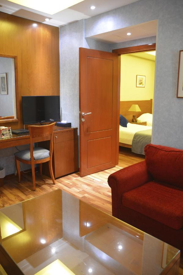 Caesar'S Park Hotel Beirut Exterior photo